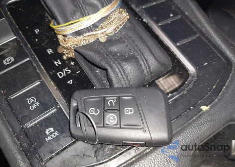 2019 Volkswagen Jetta 1.4T Sel z USA, uszkodzony, nr VIN 3VWE57BU2KM116717